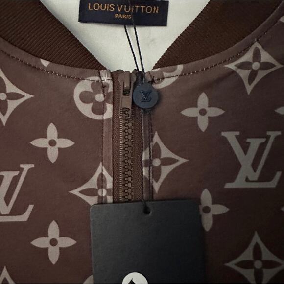 JACKET: Brown & Tan Monogram Design w/Zipper NWT - Picture 8 of 17